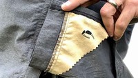 Kemeja yang punya bagian kain untuk membersihkan lensa kaca mata. (dok Bored Panda)