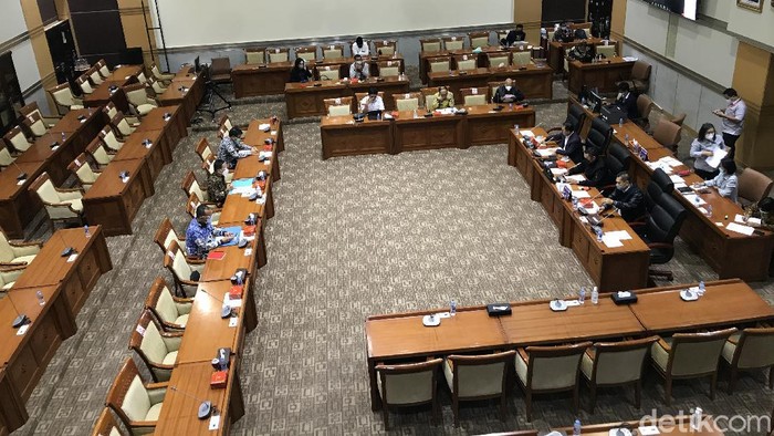 Suasana ruang Komisi III DPR sebelum rapat bersama PPATK dinyatakan tertutup (Rolando/detikcom).