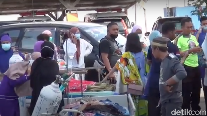 Suasana saat gempa M 5,9 di RS Mamuju, Sulbar (Abdy/detikcom).