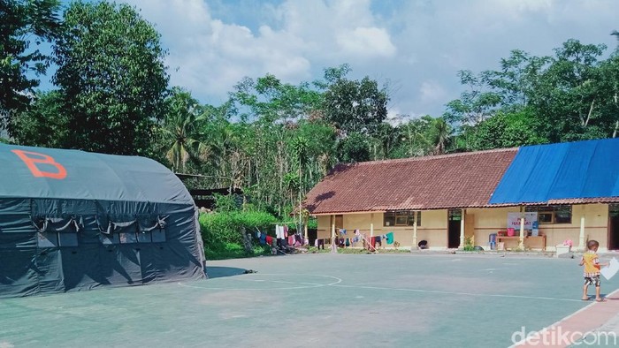 Tempat Evakuasi Warga Merapi di SDN 2 Balerante, Klaten