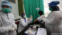 10 pejabat publik dan tokoh agama menjadi penerima pertama vaksin Sinovac di Kota Bogor.