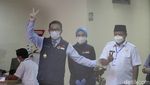 Ramai Gerakan Simbol V saat Vaksinasi Jabar, Apa Itu?