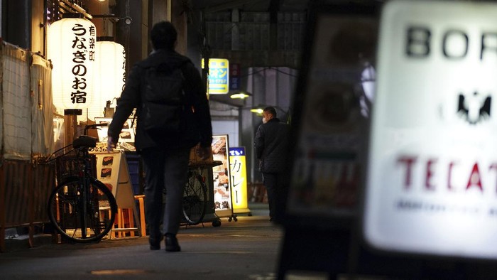 Di tengah gencarnya vaksinasi COVID-19 di berbagai negara dunia, varian baru virus Corona kembali ditemukan. Varian baru virus Corona itu ditemukan di Jepang.