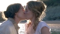 Setelah menghabiskan banyak waktu bersama, Mary dan Charlotte pun jatuh hati. Dok. Lionsgate