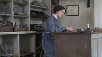 Kate Winslet berperan sebagai Mary Anning, seorang palaeonthologis yang hidup seorang diri untuk meneliti fosil di daerahnya. Dok. Lionsgate