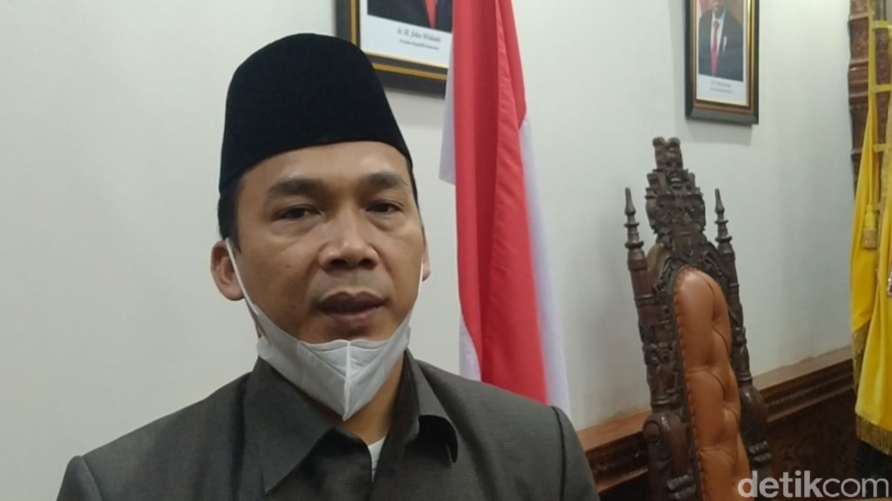 Bupati Batang Wihaji