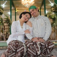 GKR Bendara telah menikah dengan Achmad Ubaidillah yang diberi gelar Kanjeng Pangeran Haryo Yudanegara di 2011. Ketika itu, pernikahannya jadi perbincangan karena Achmad tidak berasal dari suku Jawa tapi Melayu. Ayah dari dua anaknya itu juga bukan keturunan bangsawan.Foto: Instagram @gkrbendara