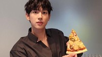 Selain berakting, Siwan juga hobi makan dan masak. Pizza topping nanas ini jadi santapan nikmatnya beberapa waktu lalu. Foto: Instagram @yim_siwang