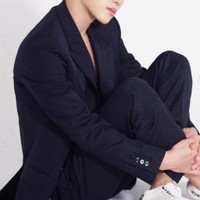 8. Im Si WanIm Si Wan dianggap sebagai salah satu aktor Korea paling tampan. Personel ZE:A tersebut pertama kali tampil dalam drama Moon Embracing the Sun. Sejak saat itu banyak orang kagum dengan kemampuan aktingnya. Selain drama, ia juga sering muncul dalam berbagai film terkenal, seperti The Attorney. Foto: Instagram @yim_siwang