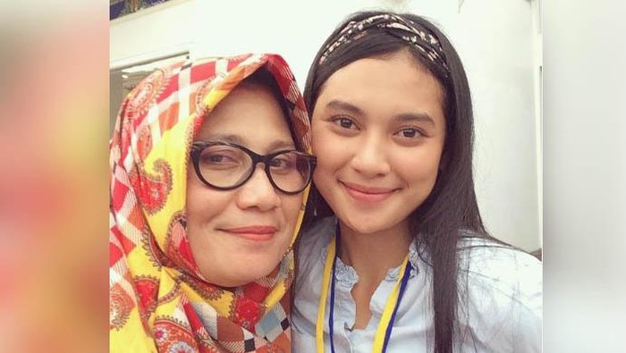 Indah Permatasari dan sang ibu, Nursyah.