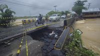 Tolong! Jalan Nasional di Kalimantan Selatan Putus