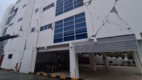 Gedung PLN Mamuju pun rusak berat karena gempa M 6,2 Majene. (Foto: dok .PLN)