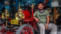 Herman menjual replika mobil tua itu mulai Rp 50 juta tergantung detail dan tingkat kesulitan.