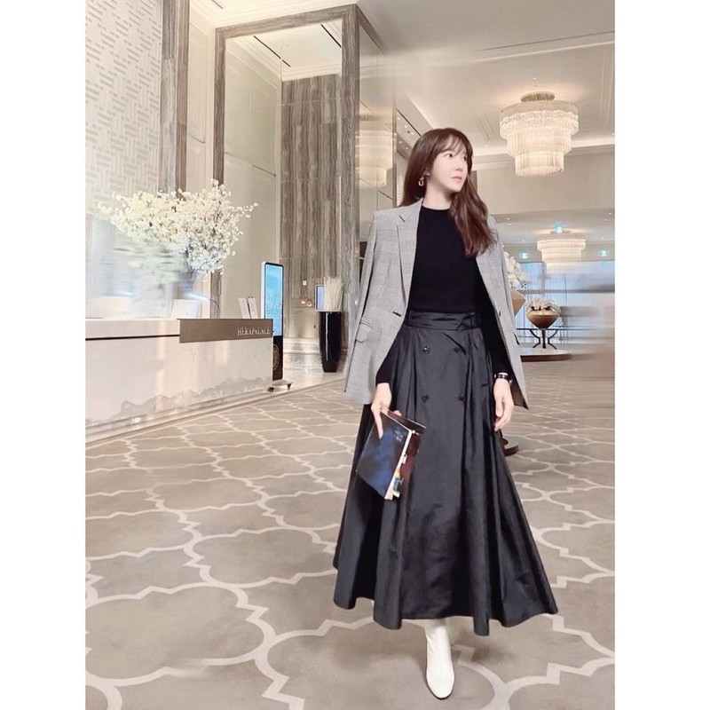 Lee Ji Ah, Bintang Drakor ‘The Penthouse’ yang Gemar Foto Makanan