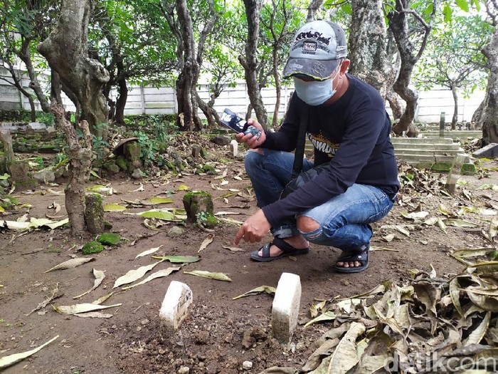 makam bayi misterius