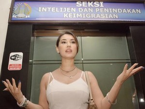 Mujahid 212 Minta Anies Tolak Miyabi ke Jakarta: Jebakan Batman