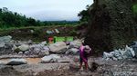 Merapi Siaga, Penambang Pasir di Klaten Tetap Bekerja