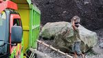 Merapi Siaga, Penambang Pasir di Klaten Tetap Bekerja