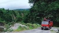 Satu truk pasir dijual Rp 600.000.
