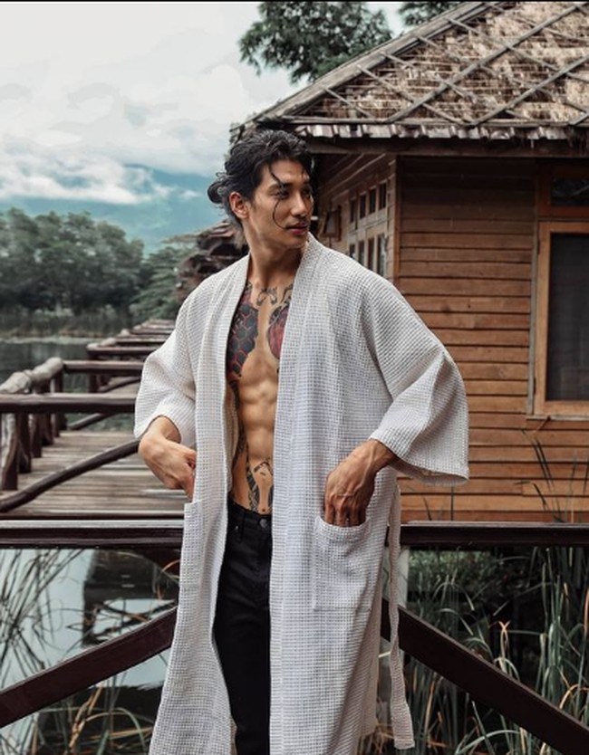 Sosok Paing Takhon mencuri perhatian publik sejak 2017. Tak hanya terkenal di Myanmar, ia juga populer di Asia seperti Filipina dan Thailand. Foto: Instagram/@paing_takhon