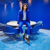 Karier modeling pria dengan tinggi badan 188 cm ini sendiri dimulai pada 2014. Dari menjadi model, Paing Takhon terjun ke dunia akting, dengan membintangi film Bad Boys II dan Midnight Traveler. Foto: Instagram/@paing_takhon