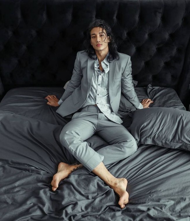 Sebagai bentuk dukungan, TC Candler ikut menyerukan pembebasaan Takhon. Di akhir video pengumuman The 100 Most Handsome Faces of 2021 , muncul tulisan: Free This Man! Free Paing Takhon - Political Prisoner In Myanmar Since April 2021. (Foto: Instagram/@paing_takhon)