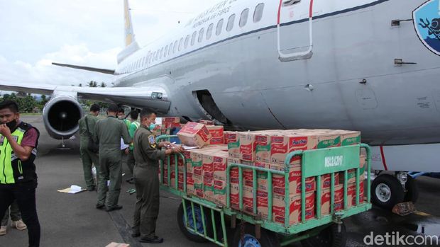Pasukan TNI AU dan TNI AL dikerahkan untuk operasi pencarian dan penyelamatan korban gempa di Sulbar (Tim detikcom)