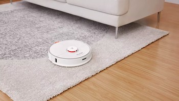 Roborock S7 adalah robot penghisap debu yang bisa menyapu dan mengepel rumah (Roborock)