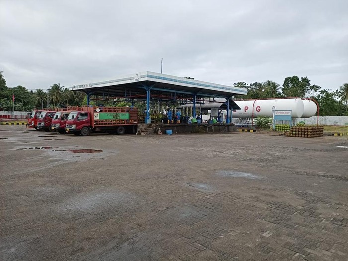 SPBU Pasca Gempa Majenen