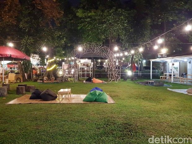 Seru! Di 5 Tempat Ini Bisa Kulineran di Tengah Kebun Asri