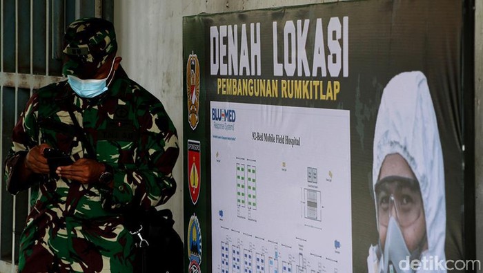 RS Darurat COVID-19 Bakal Dibangun di Benteng Vastenburg Solo TNI AD akan bangun rumah sakit khusus pasien COVID-19 di Benteng Vastenburg Solo. Pasien COVID-19 bergejala ringan hingga sedang nantinya akan dirawat di sana.