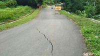 Peristiwa itu terjadi pada Rabu (13/1) malam. Sebelum peristiwa itu terjadi kawasan tersebut diguyur hujan deras.