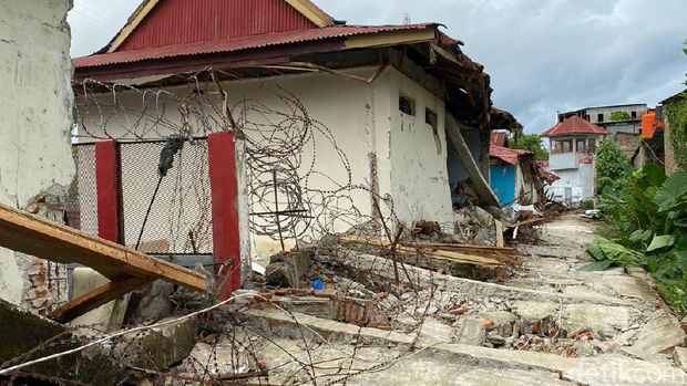Rutan Kelas IIB Mamuju turut terdampak gempa bumi magnitudo 6,2 yang terjadi di Majene, Sulbar. Guncangan gempa menyebabkan bangunan rutan rusak hingga narapidana terluka. (dok Ditjen PAS)