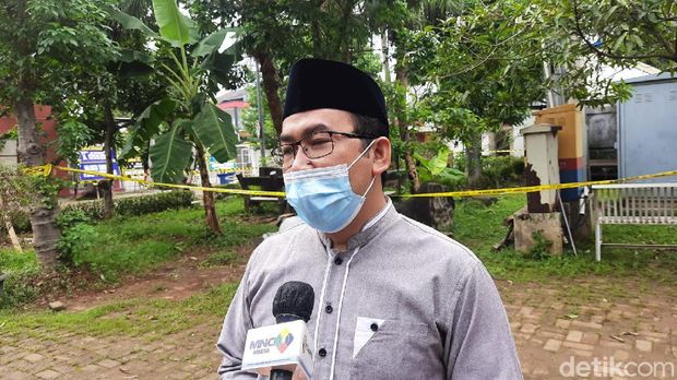 Salah satu karyawan Daarul Quran yang melayat, Jaya Rukmana (Fathan/detikcom)