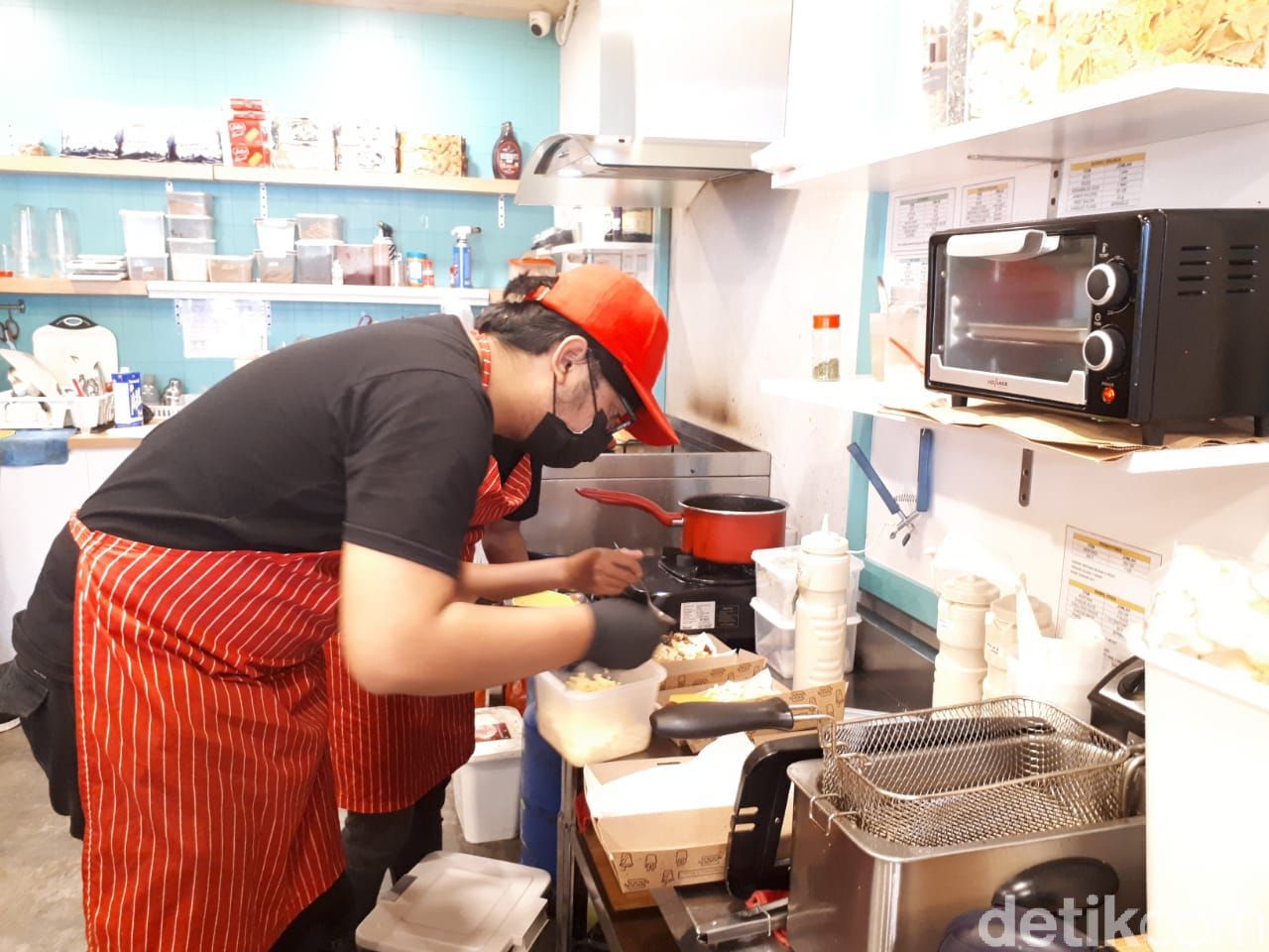 Snag and Shakes: Cicip Hot Dog Topping Nasi Gila di Gerai Giorgino Abraham