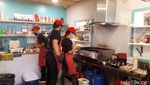 Ada Hot Dog Topping Nasi Gila yang Unik di Sini