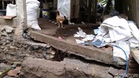 Terpisah, Camat Sirampog, Lukman Hakim menyebut pergerakan tanah sudah dirasakan sejak dua hari yang lalu. Sampai saat ini pergerakan tanah juga masih dirasakan warga.