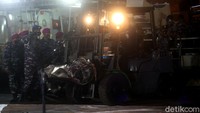 Material pesawat Sriwijaya Air SJ182 itu pun nantinya akan diserahkan ke Komite Nasional Keselamatan Transportasi (KNKT) untuk proses penyelidikan terkait jatuhnya pesawat tersebut.