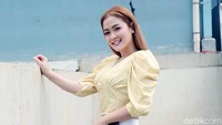Pada saat anak-anak, suaminya sempat ditakut-takuti dan disebutkan jika nasi mirip dengan sesuatu seperti belatung. Pool/Noel/detikFoto