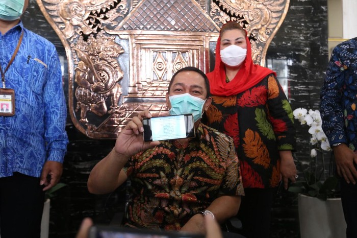 Wali Kota Semarang Hendrar Prihadi mengimbau masyarakat tetap aktif menyampaikan surat pemberitahuan (SPT) laporan pajak 2020.