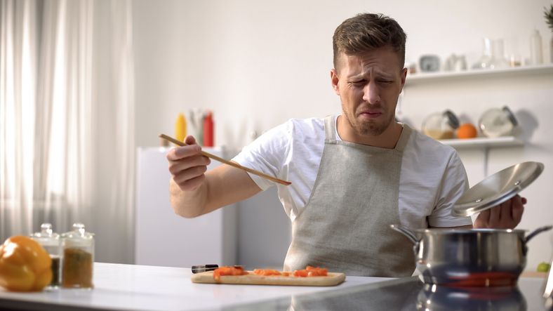 10 Arti Mimpi Makan Bersama Seseorang hingga Mimpi Makan Makanan Busuk
