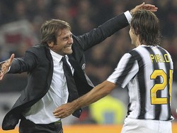 Balik ke Juventus. Dengan kabar Conte condong melanjutkan karier di Italia, demi keluarga, Juventus yang pernah dilatihnya periode 2011–2014 pun menjadi salah satu yang dikabarkan langsung menaruh minat.  Foto: Getty Images/Marco Luzzani