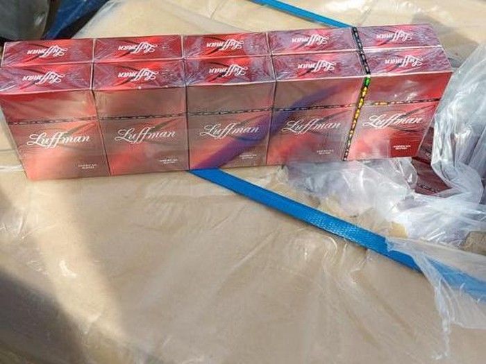 Barang bukti kasus penyelundupan rokok ilegal yang tewaskan pengusaha di Kepri