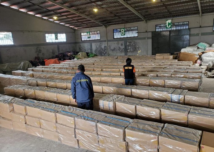 Barang bukti kasus penyelundupan rokok ilegal yang tewaskan pengusaha di Kepri