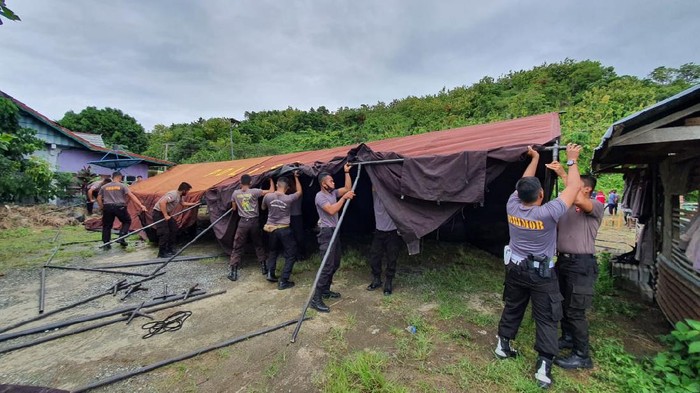 Brimob Polda Sulsel diterjunkan membantu korban gempa Sulbar