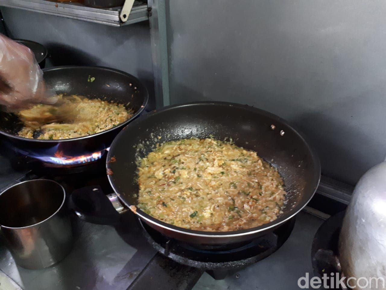 Bubur Goreng Bang Juna yang Unik di Jagakarsa, Jakarta Selatan
