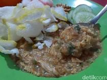 5 Kreasi Bubur Ayam Unik, Ada yang Pakai Bakso hingga Digoreng