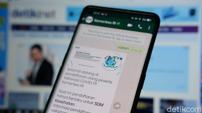 Chatbot WhatApp mendaftaran vaksinasi Covid-19