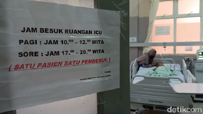 Fatimah, korban gempa Sulbar mengevakuasi anaknya hingga Parepare, Sulsel.