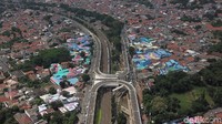 Sejatinya, akhir tahun 2020 lalu merupakan target peresmian dan operasional flyover yang sedang viral ini.
